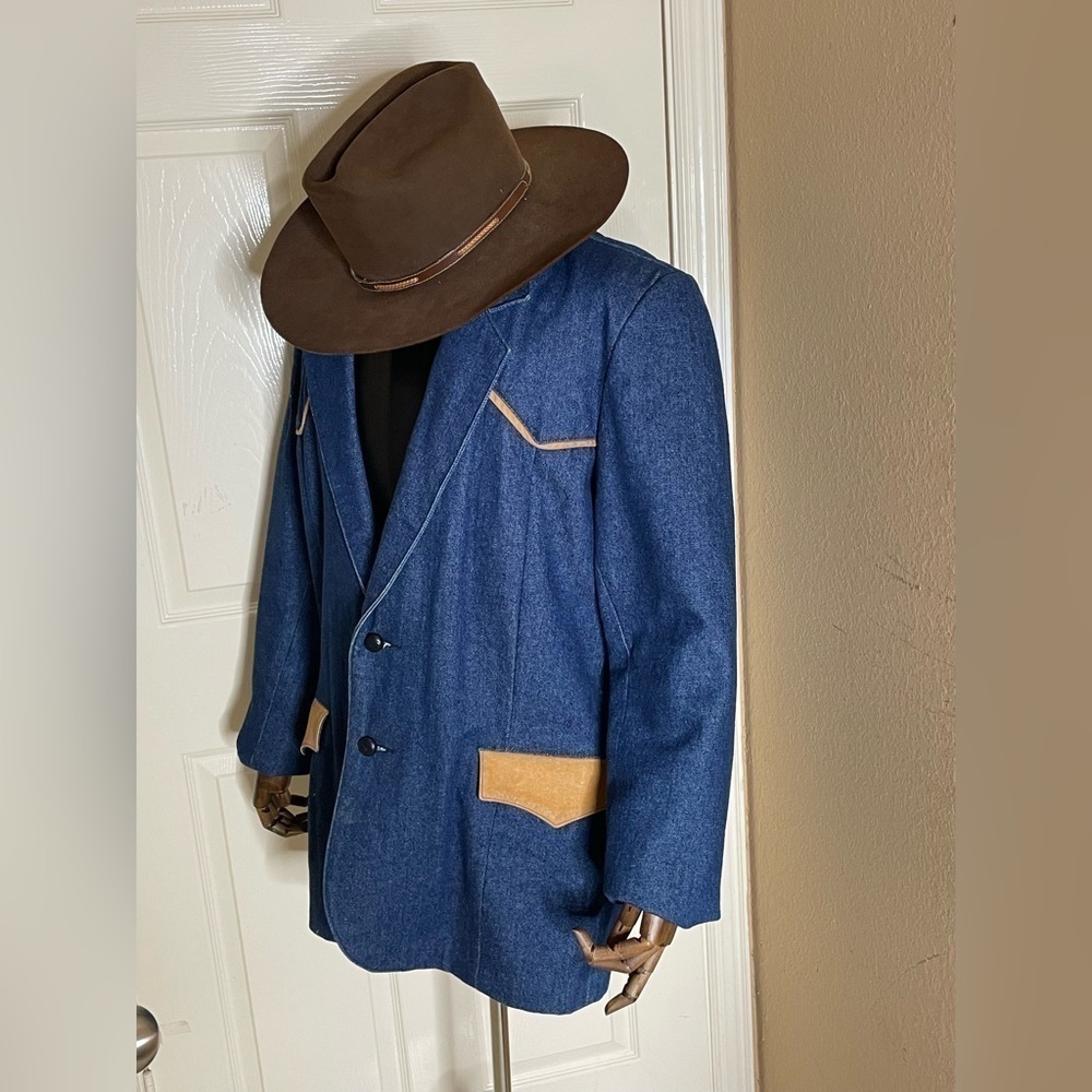 Men's Navy Blue Wool Blend Blazer with Tan Suede Accents - Picture 11 of 12